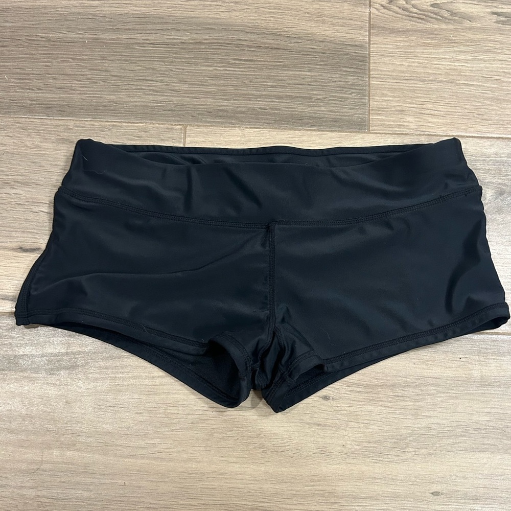 Raisins Brand Women’s Swim Short low rise black size Large